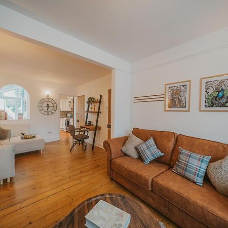 Cotswolds- Homely 2 Bed House With Garden, Wifi - Esho Stays 시런세스터 외부 사진