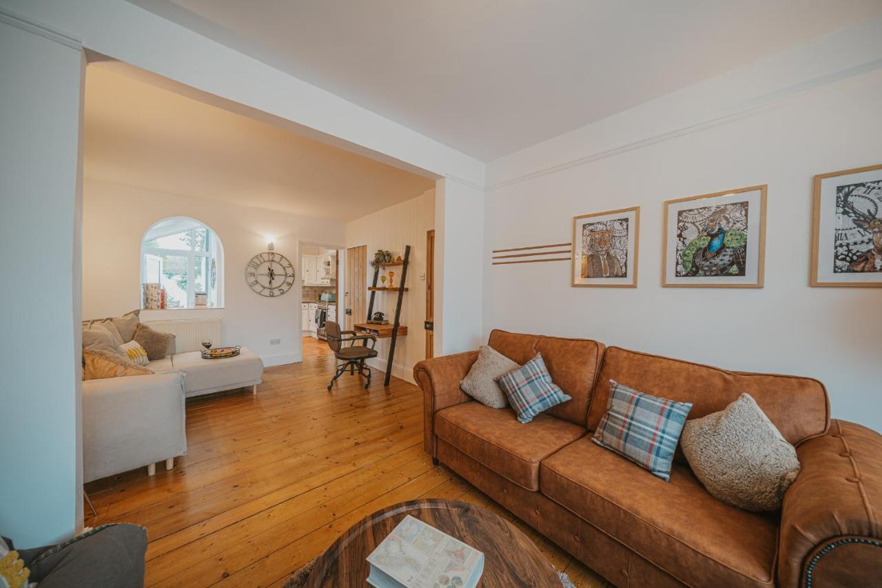 Cotswolds- Homely 2 Bed House With Garden, Wifi - Esho Stays 시런세스터 외부 사진